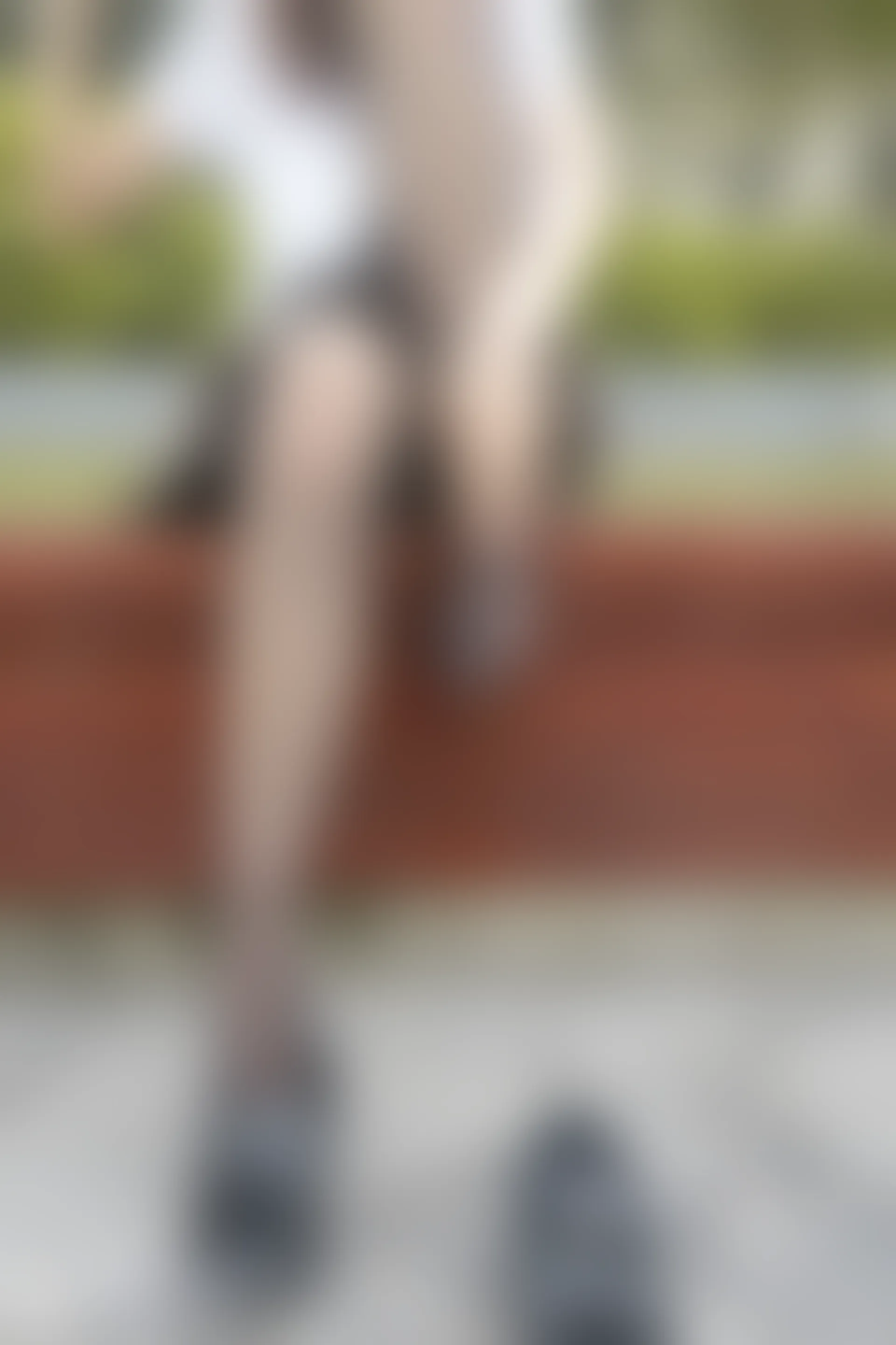 C03.005 萌萌的黑丝 [44P-107MB]