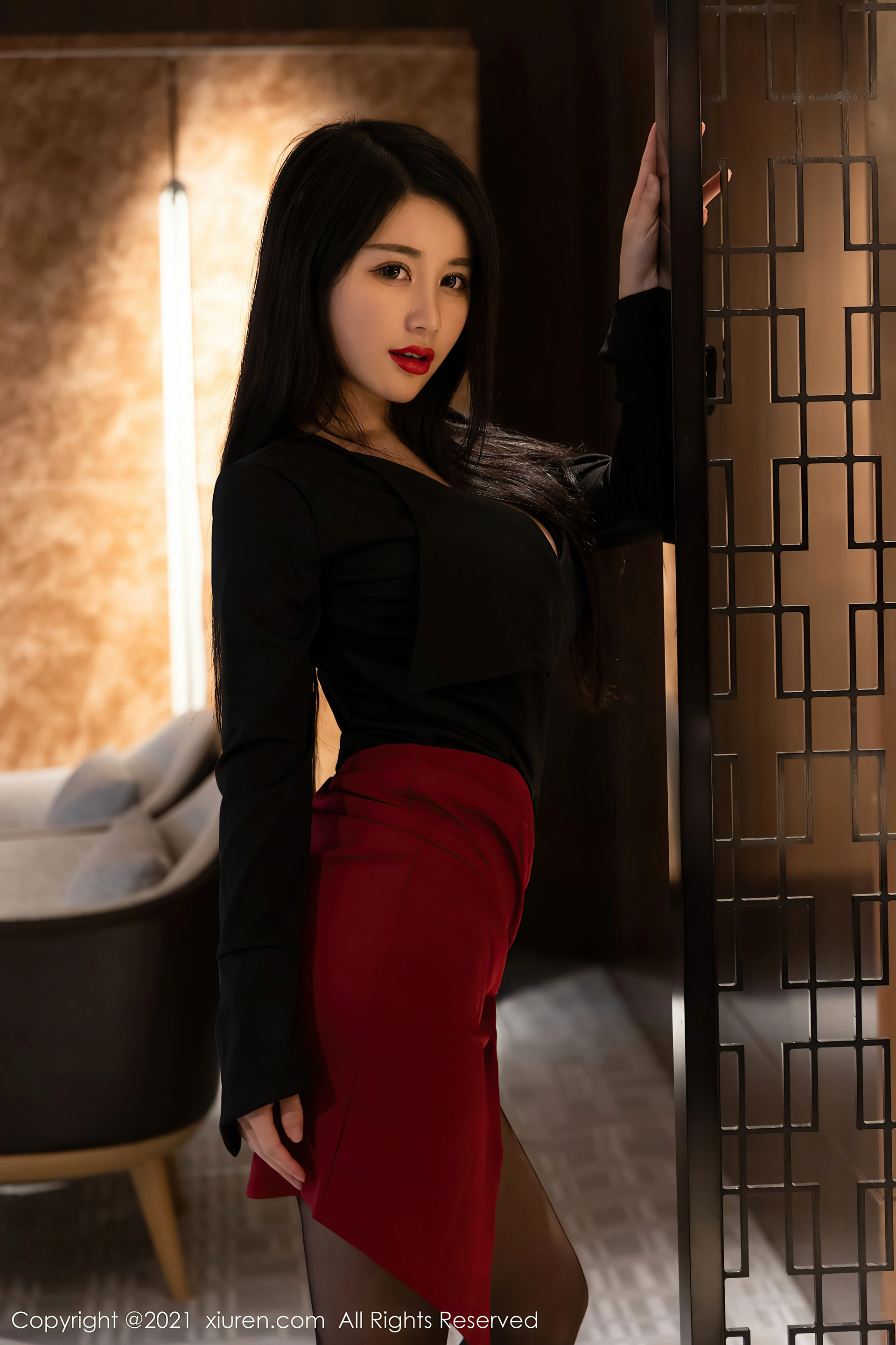 XiuRen秀人网 2021.11.01 No.4143 美七Mia 丰满 黑丝[64+1P 638MB]