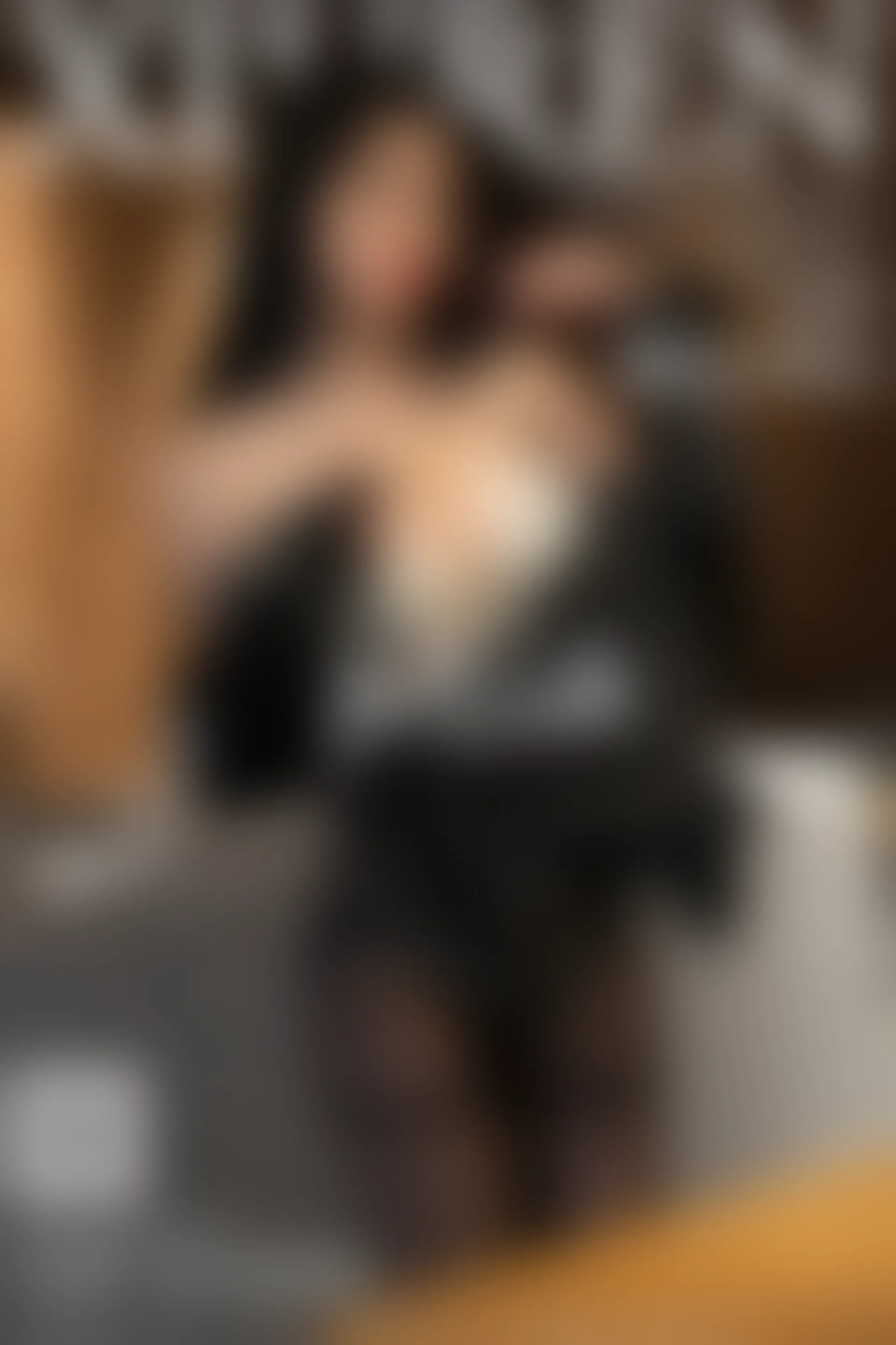 XiuRen秀人网 2021.11.01 No.4143 美七Mia 丰满 黑丝[64+1P 638MB]