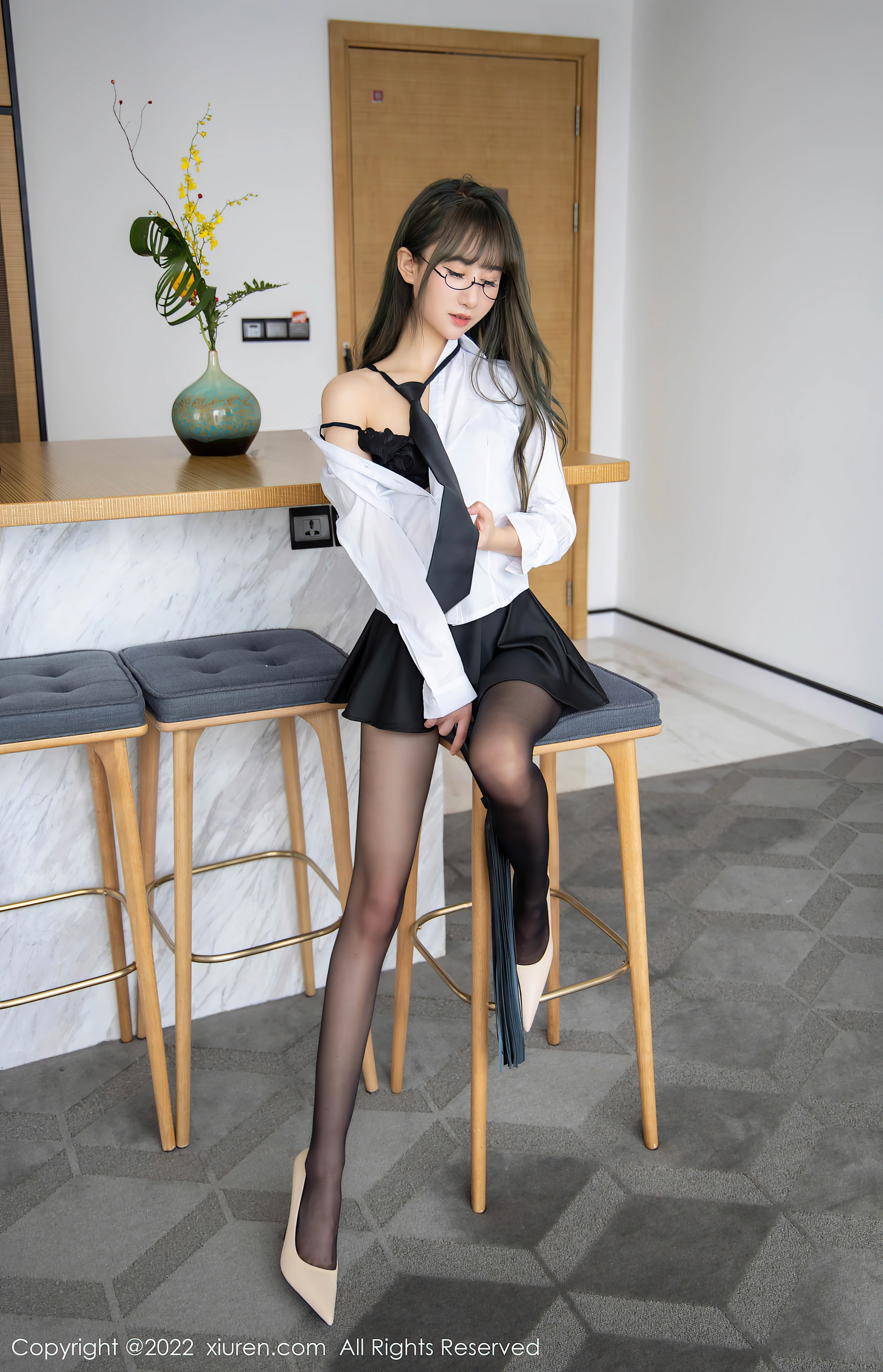 XiuRen秀人网 2022.03.29 No.4789 小果冻儿 白T黑丝[72+1P 772MB]