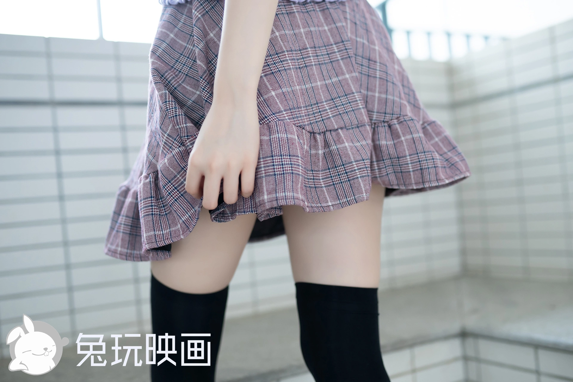 D60.002 兔玩映画 大姐姐的黑袜子 [40P-101MB]