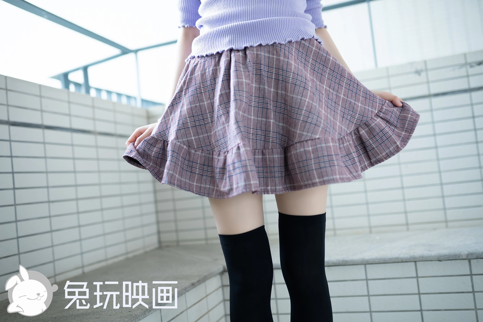 D60.002 兔玩映画 大姐姐的黑袜子 [40P-101MB]