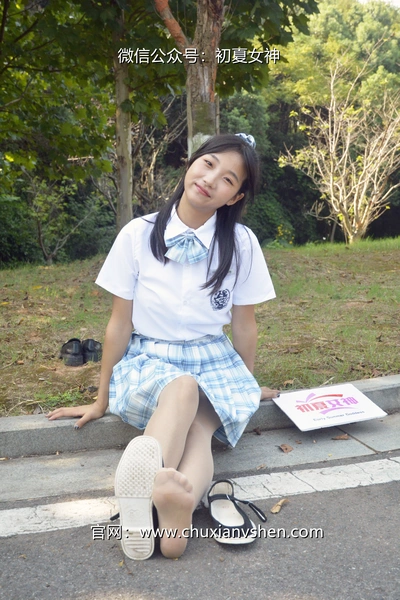 初夏女神 NO.020 点点 我的JK装[140P+1V／5.68GB]