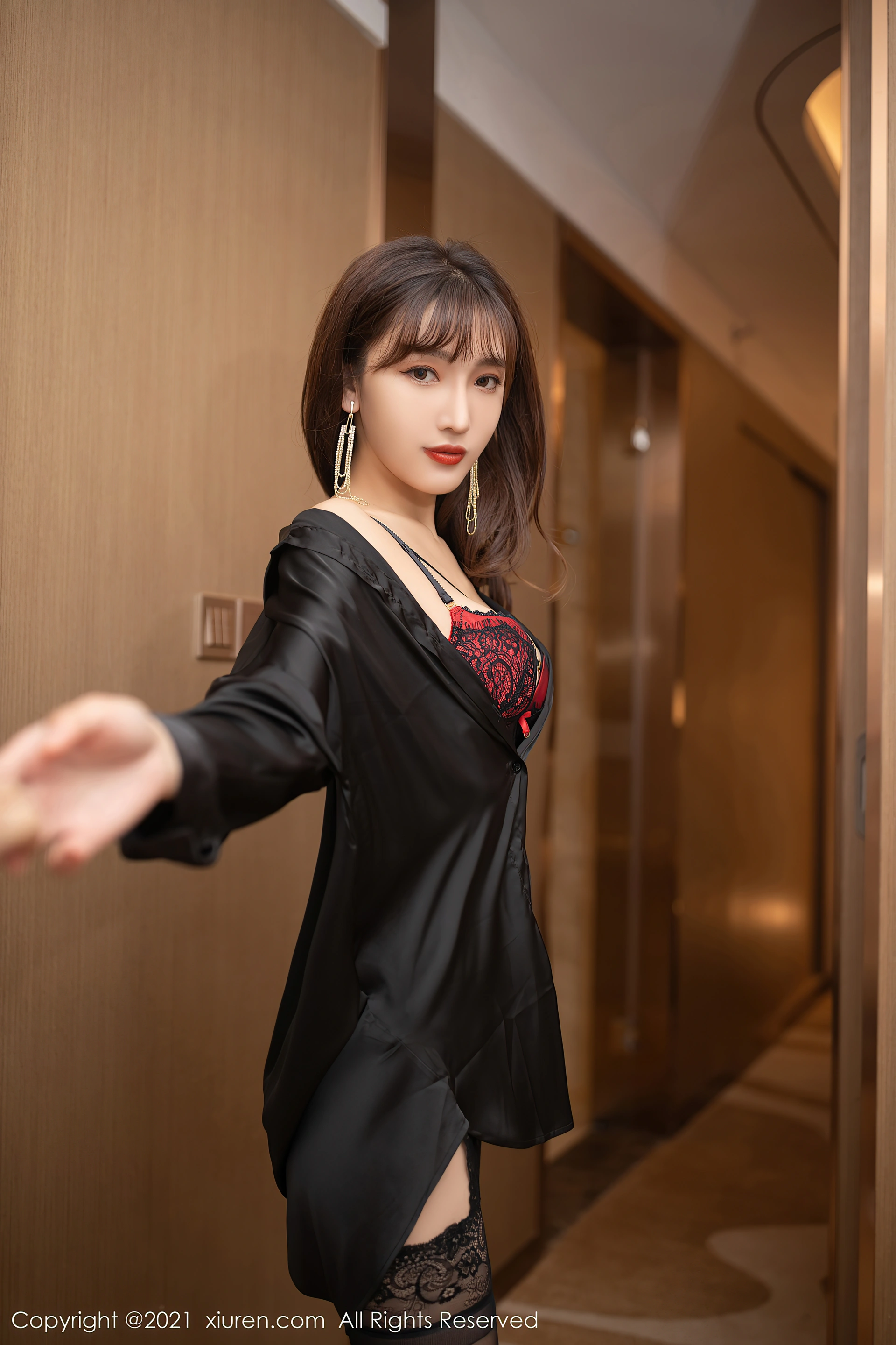 XiuRen秀人网 2021.12.28 No.4396 陆萱萱 黑丝美腿[88+1P 846MB]