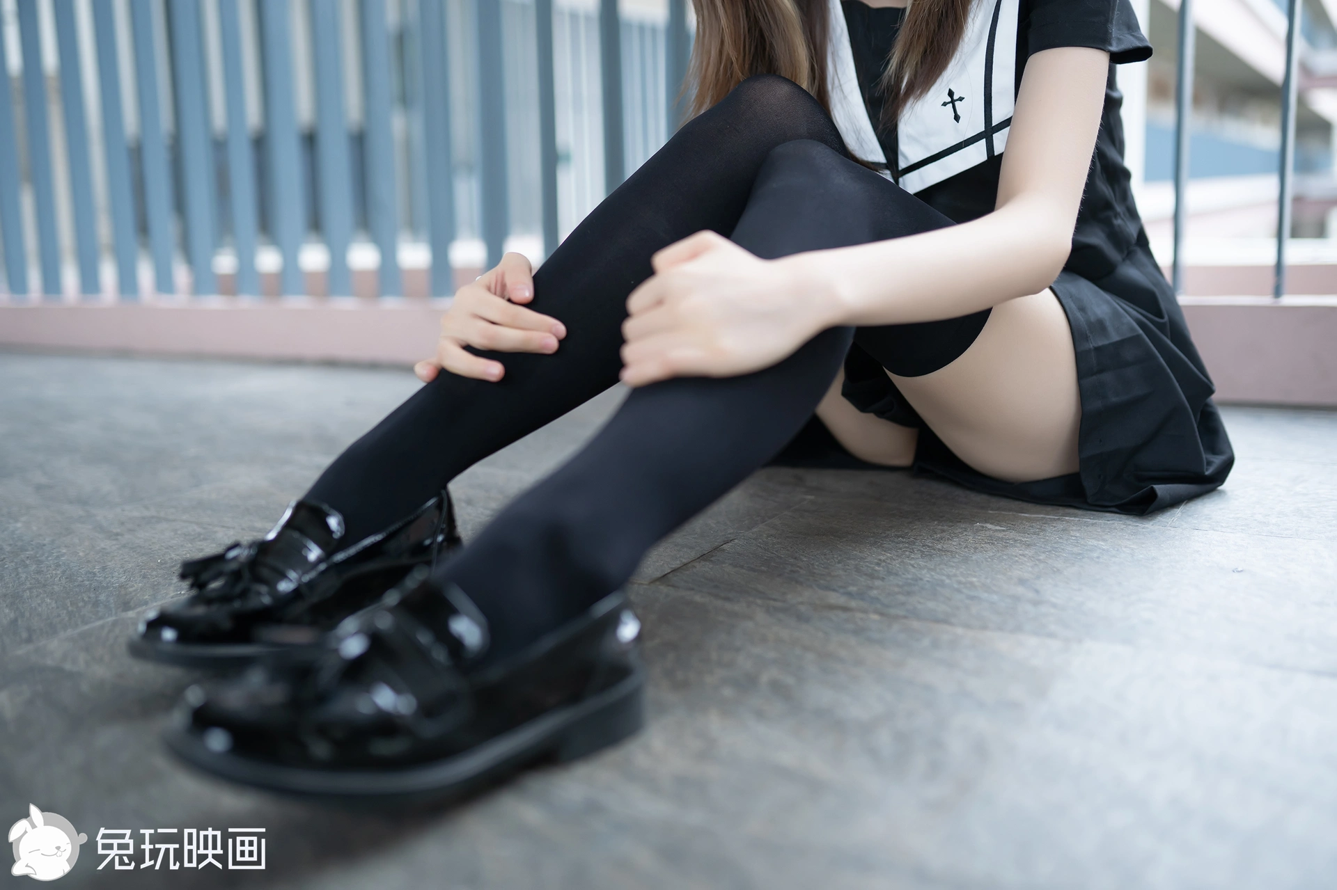 C46.005 黑色绝对领域 [39P-92MB]
