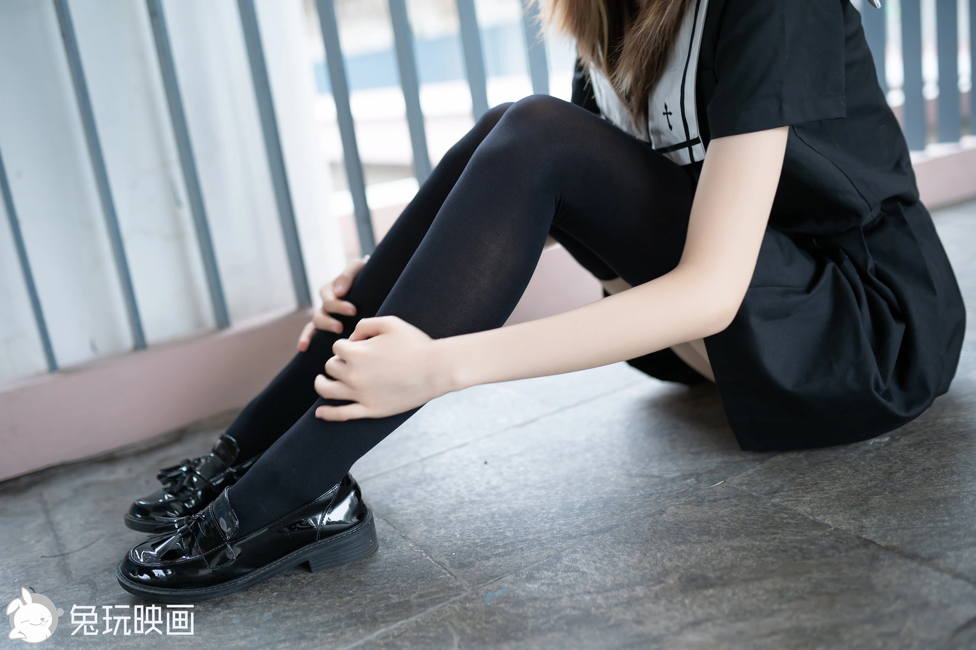 C46.005 黑色绝对领域 [39P-92MB]