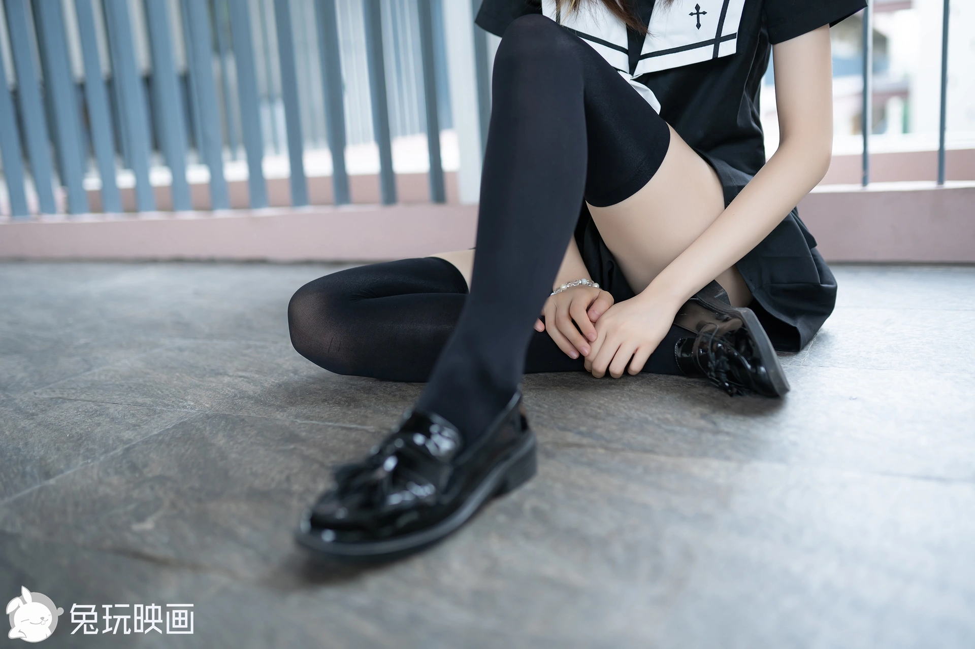 C46.005 黑色绝对领域 [39P-92MB]