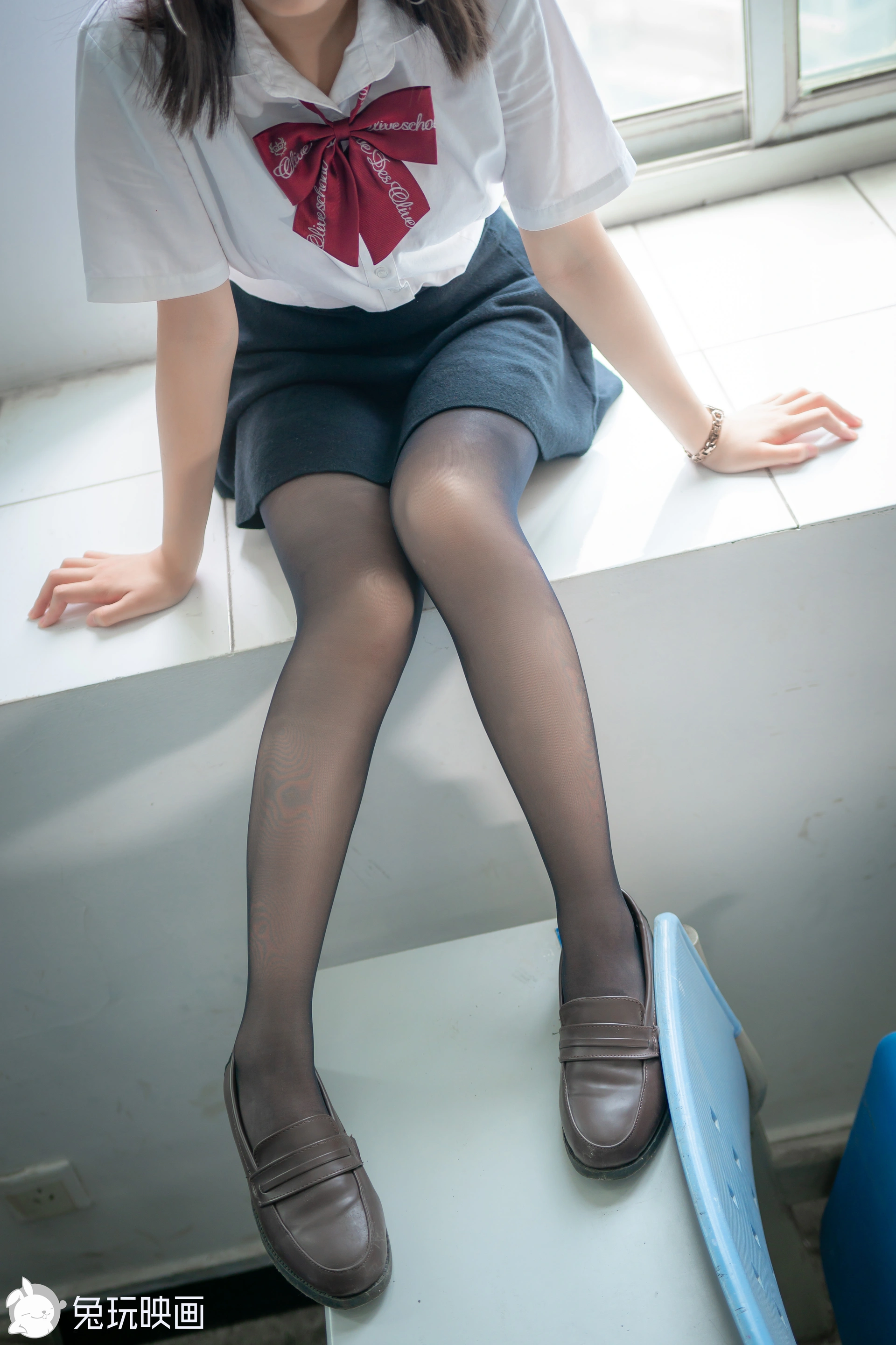 C23.006 教室里的少女 [45P-349MB]