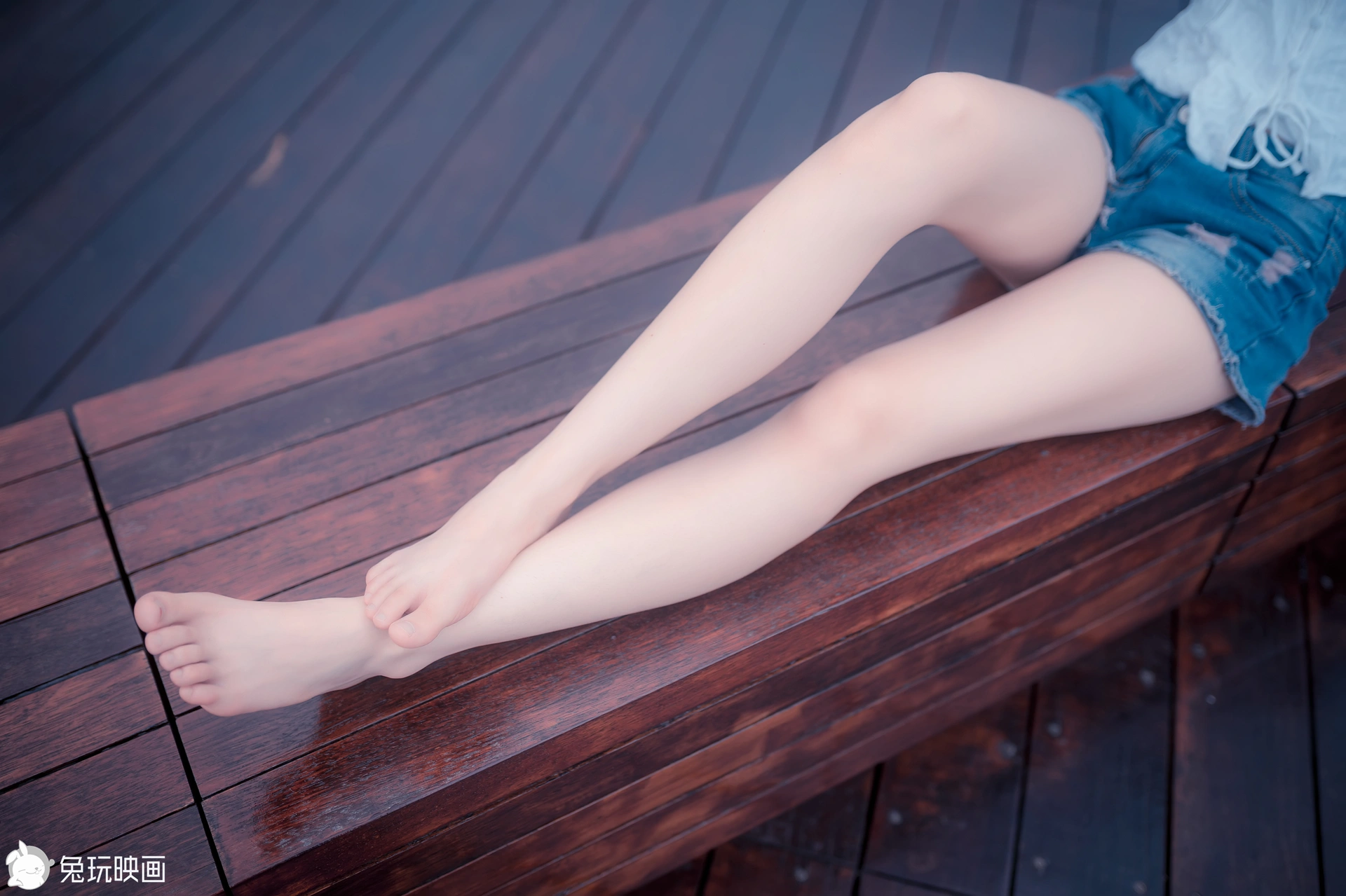 C14.004 发光的果腿 [42P-92MB]