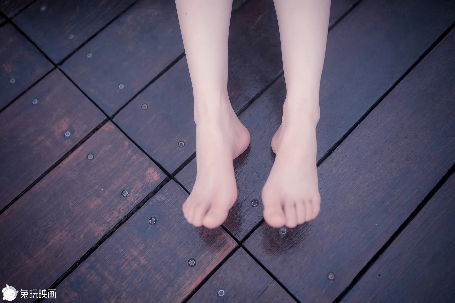 C14.004 发光的果腿 [42P-92MB]