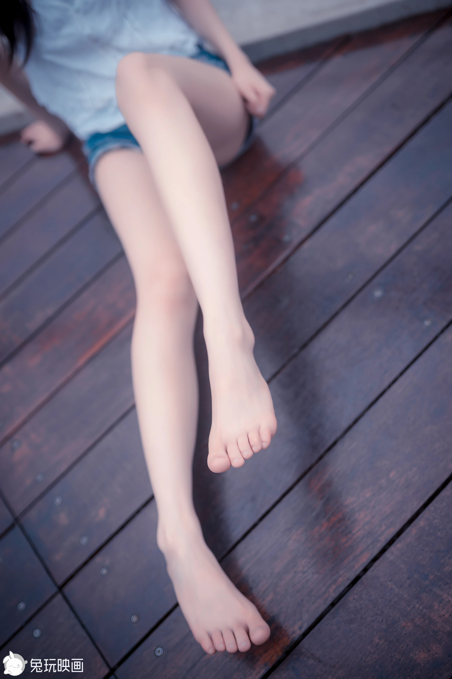 C14.004 发光的果腿 [42P-92MB]
