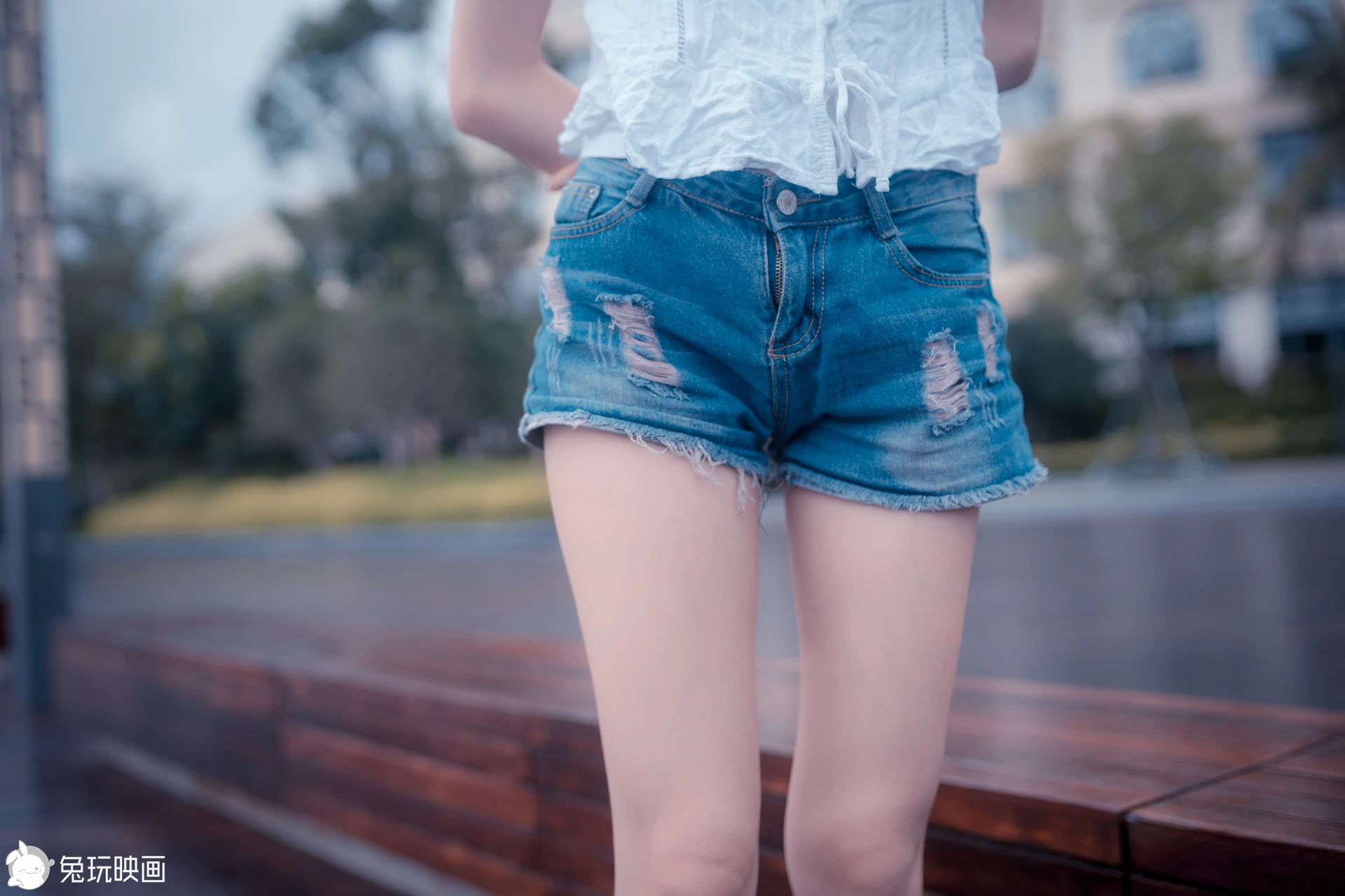 C14.004 发光的果腿 [42P-92MB]