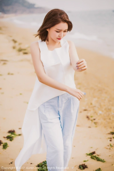 XiuRen秀人网 2017.10.02 No.825 艾小青 [48+1P238MB]