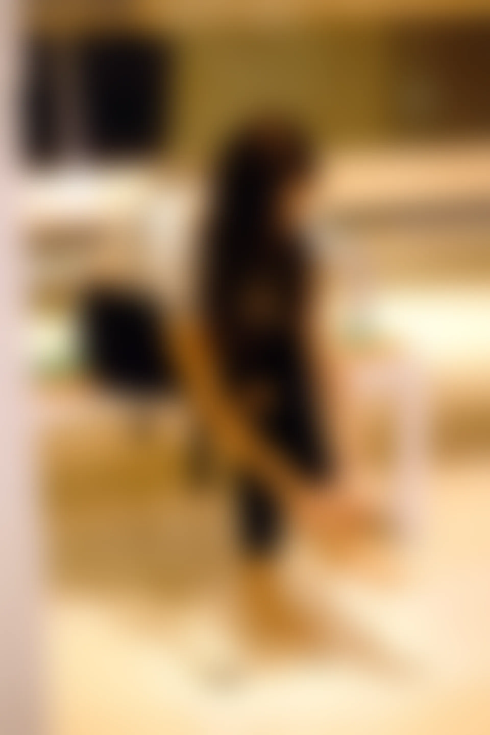 初夏女神 NO.072 依依 邻家女孩-商场篇[88P+1V／3.83GB]