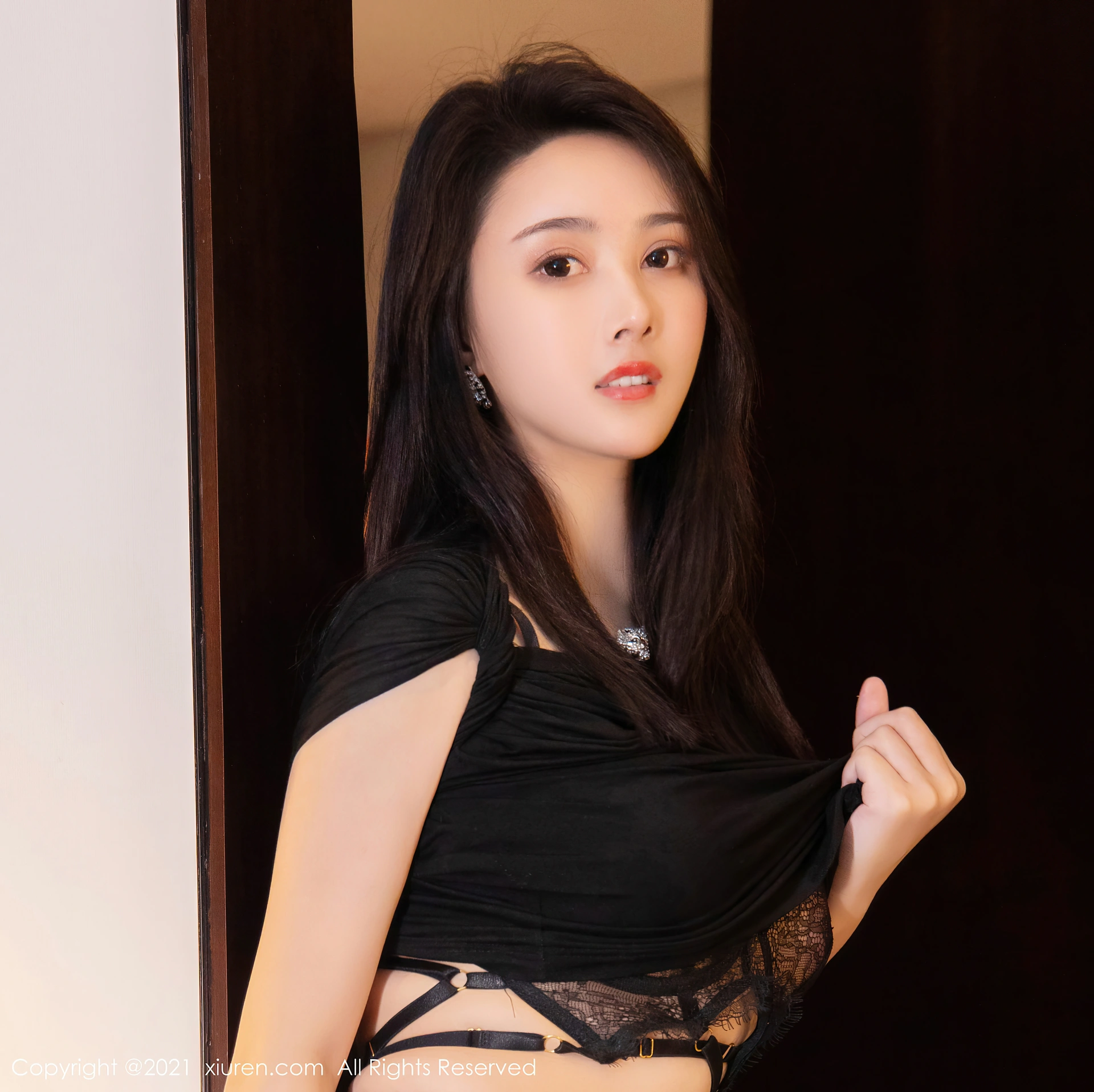 XiuRen秀人网 2021.12.29 No.4400 summer宝宝 清纯美腿[61+1P 578MB]