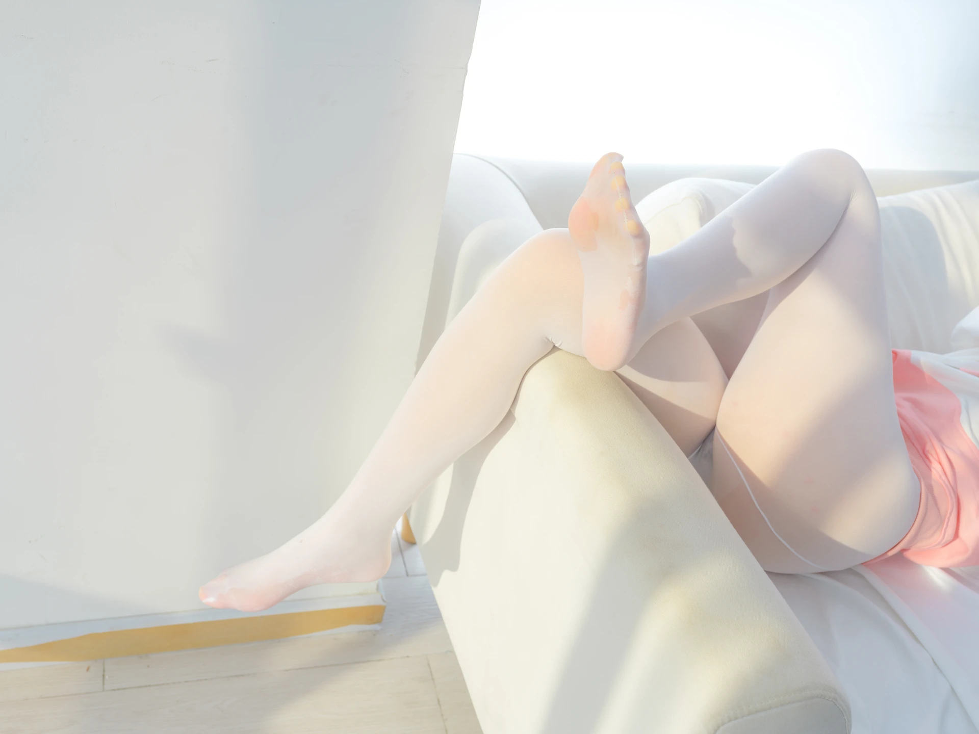 森萝财团 雨云-02E 4K 双马尾白丝连帽衫 [144P1V-8.71GB]