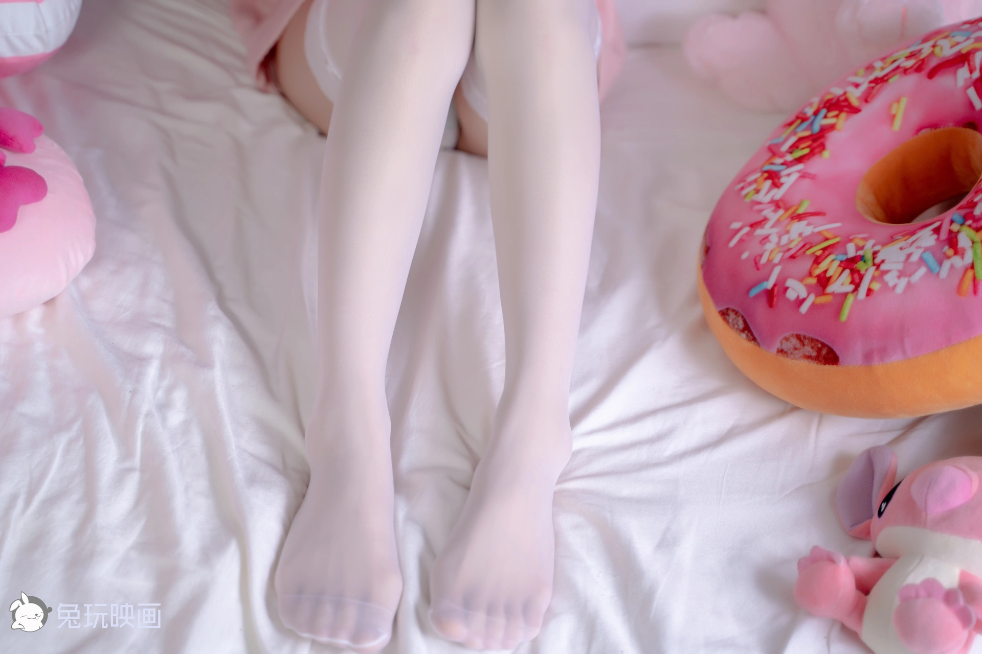 C02.001 爱的魔力甜甜圈 [42P-761MB]