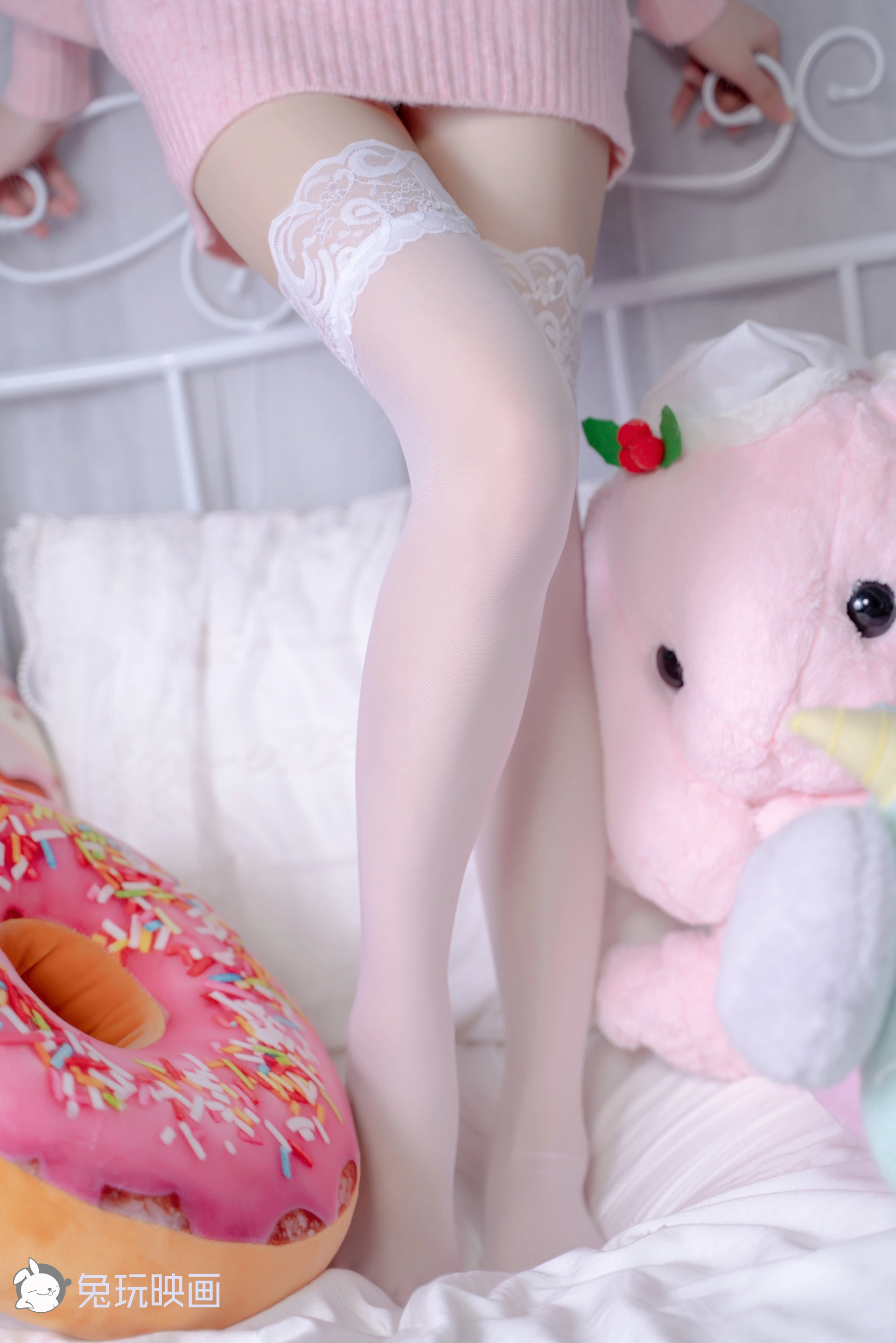 C02.001 爱的魔力甜甜圈 [42P-761MB]