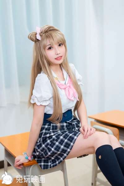 C37.008 小细腿的制服裙 [40P-80MB]