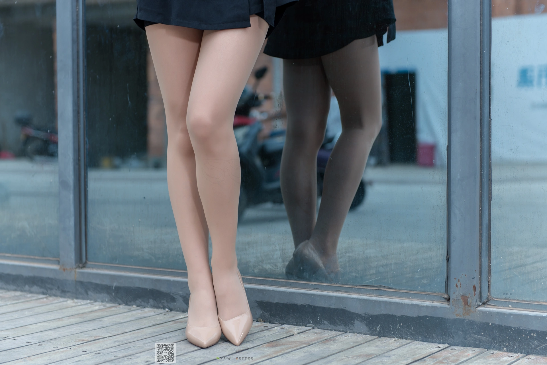SSA丝社 超清写真 NO.024 芷沫 高冷混血女王芷沫肉丝街拍[101P-1.03GB]