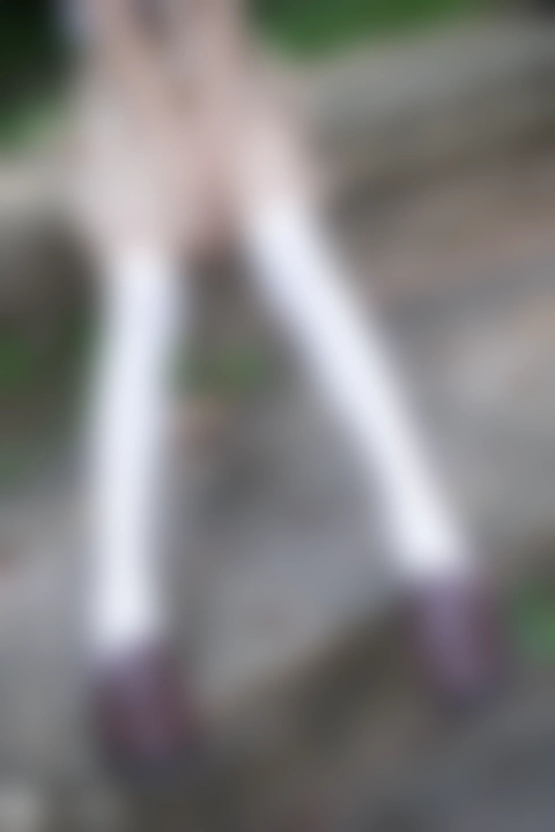 C19.006 树荫里的小细腿 [40P-104MB]
