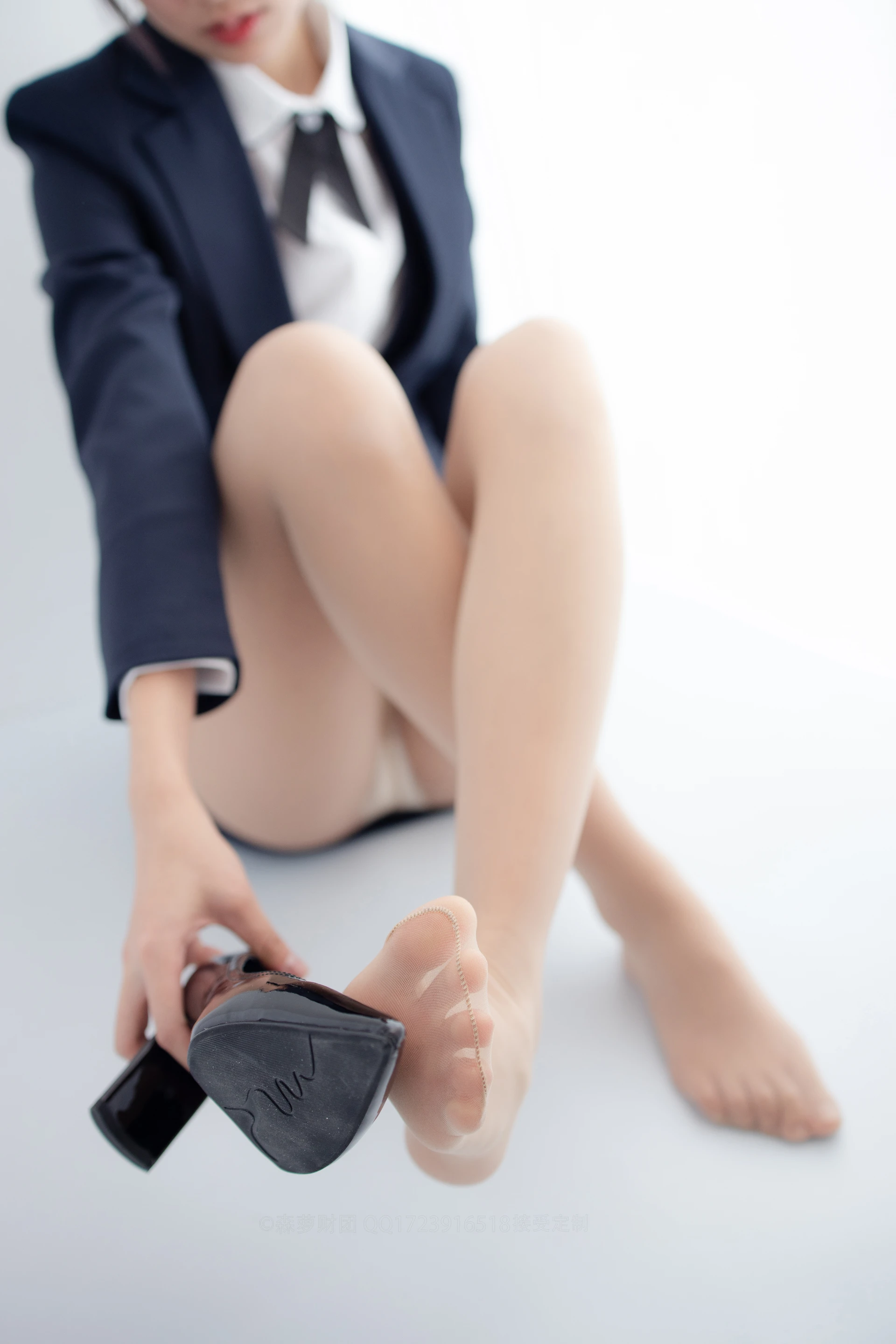 森萝财团 X-050-DZ [146P1V-2.85G]制服, 森萝财团, 美腿, 肉丝