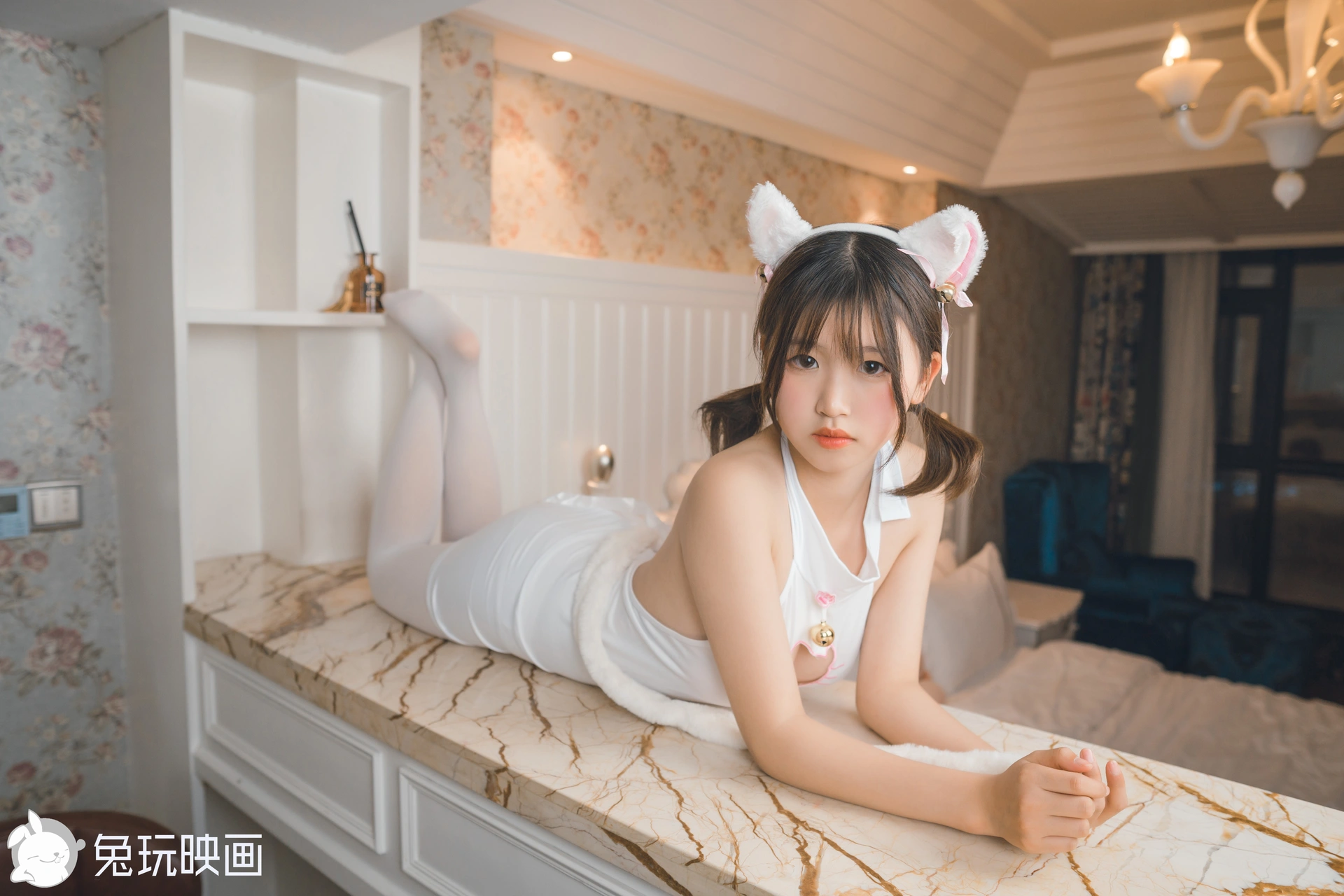 D53.001 白丝猫咪 [43P-376MB]