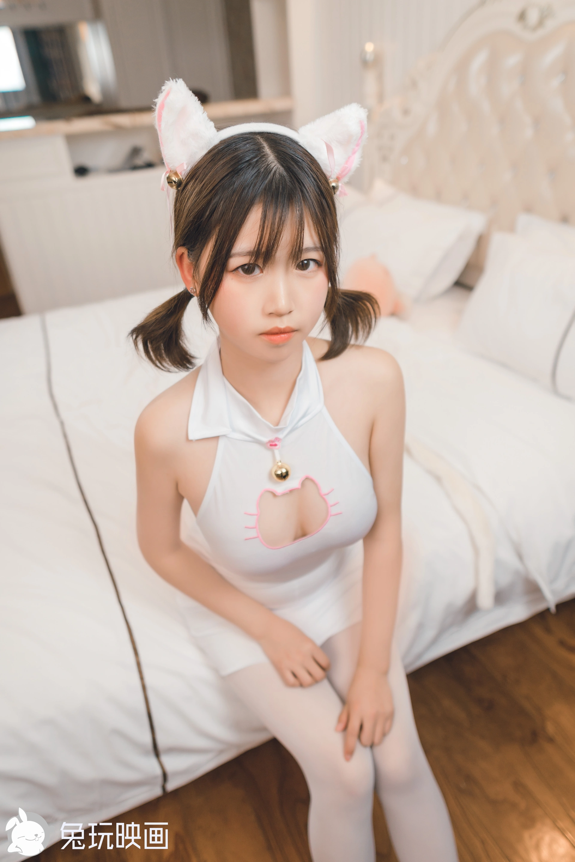 D53.001 白丝猫咪 [43P-376MB]