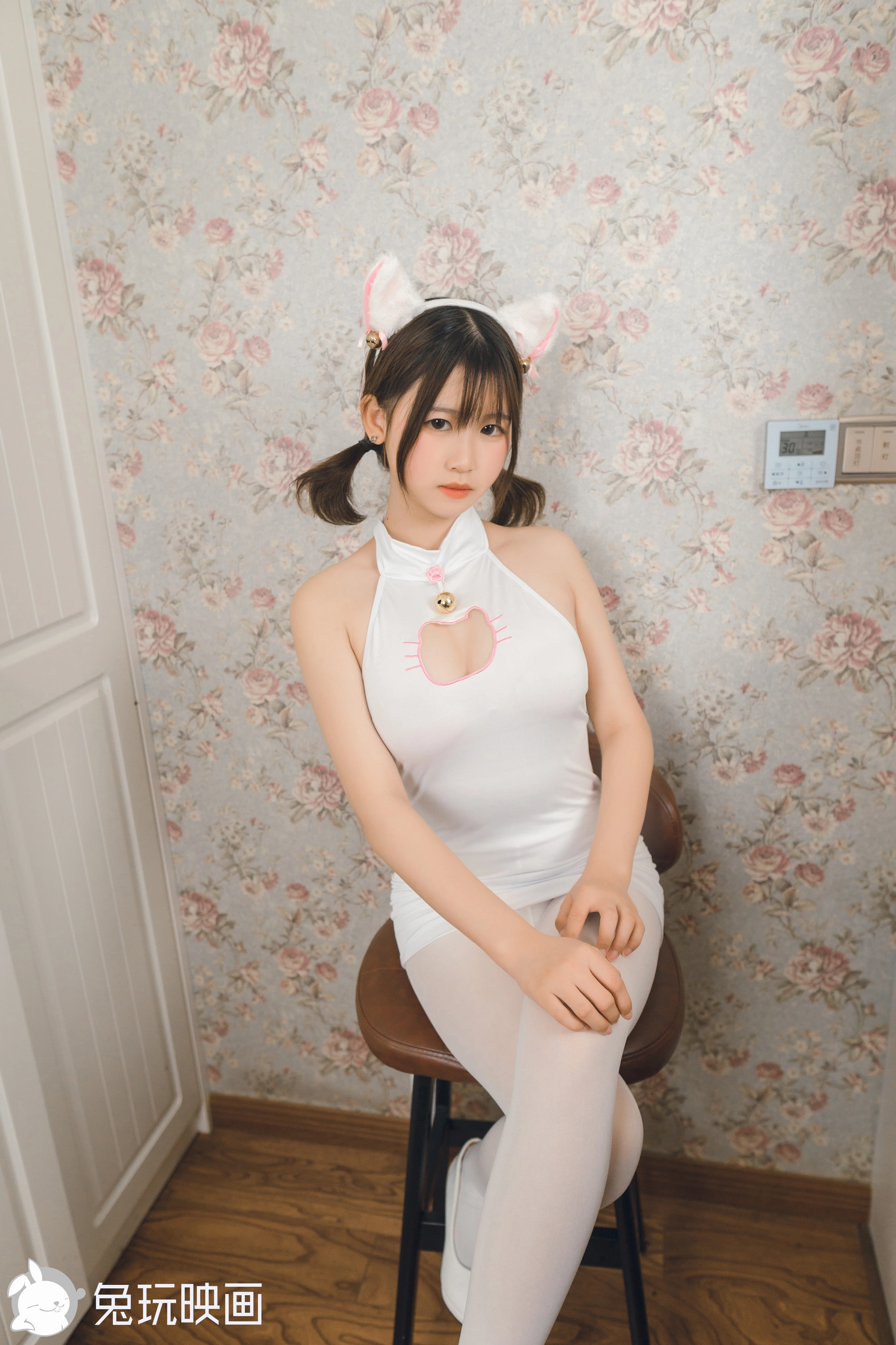 D53.001 白丝猫咪 [43P-376MB]