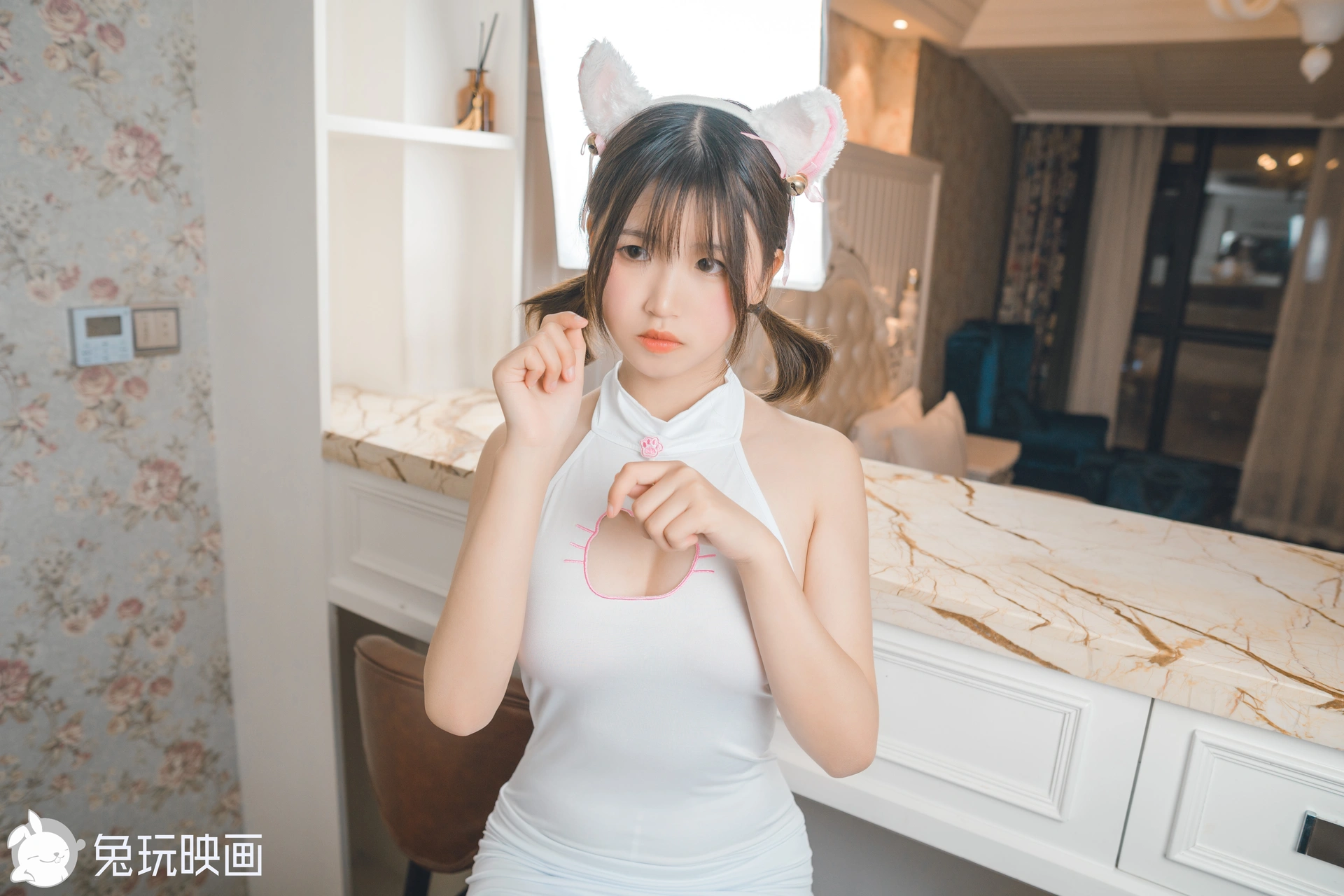 D53.001 白丝猫咪 [43P-376MB]