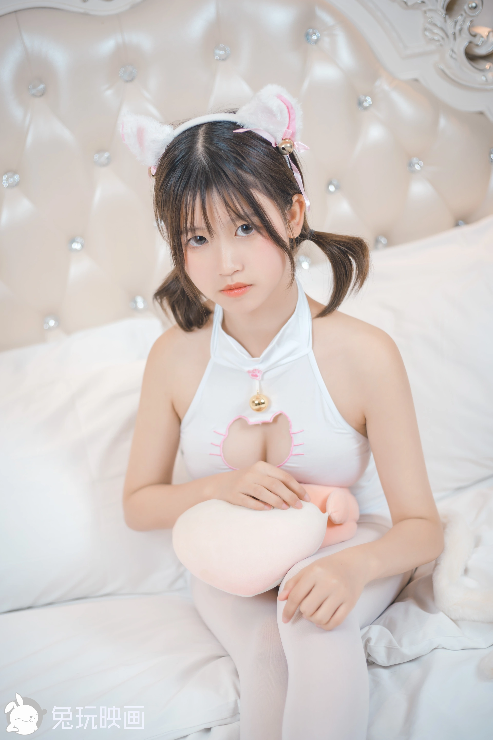 D53.001 白丝猫咪 [43P-376MB]