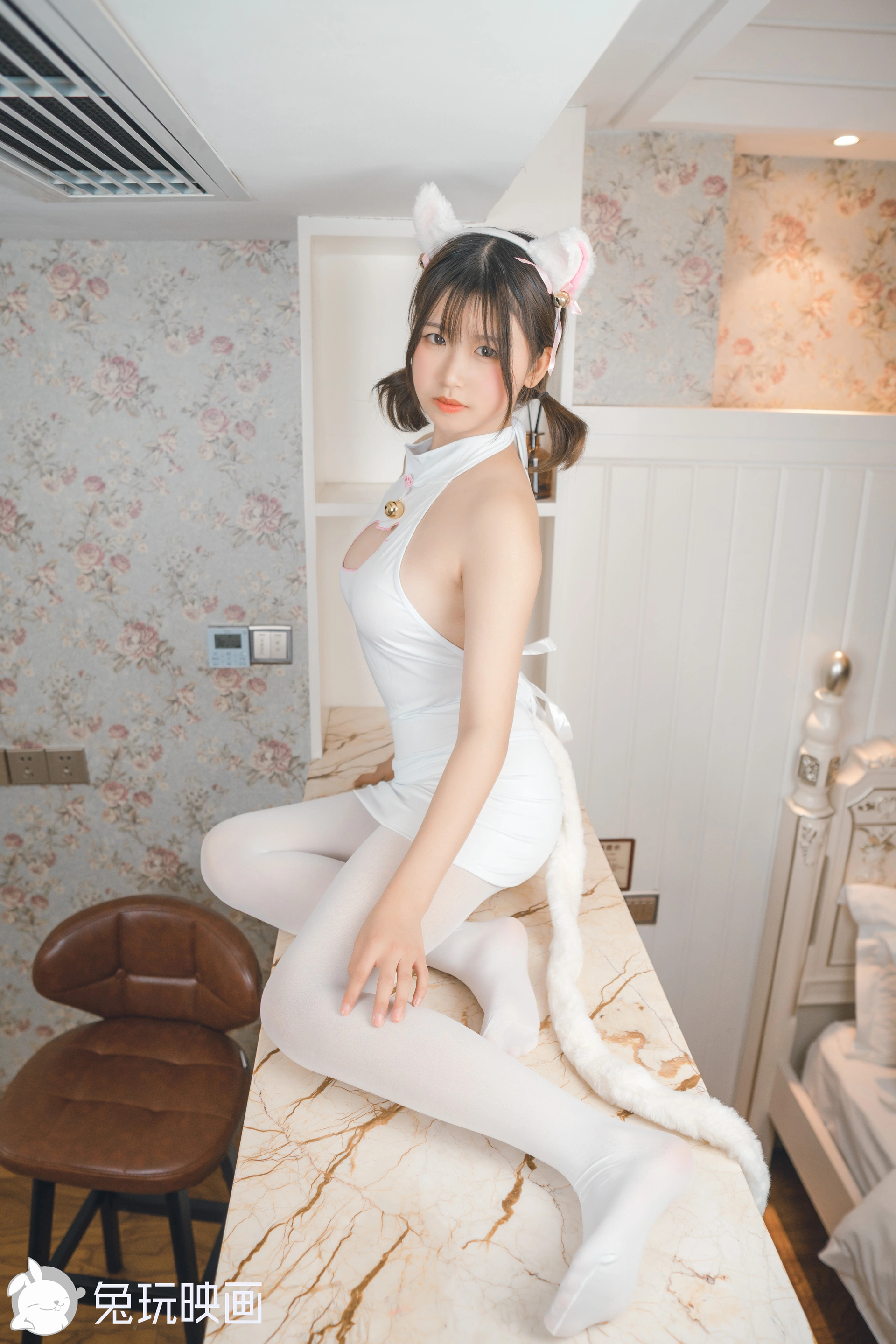 D53.001 白丝猫咪 [43P-376MB]