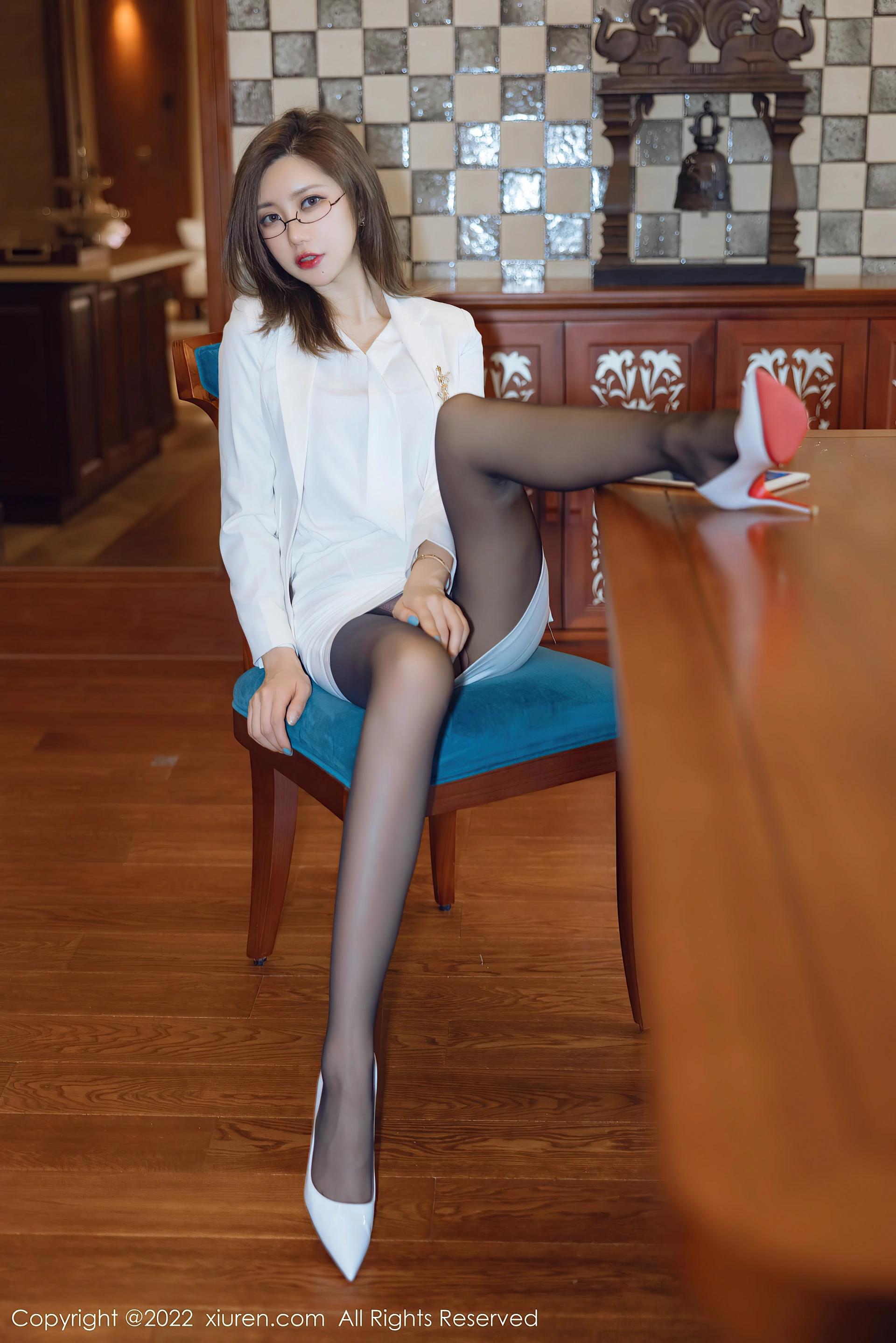 XiuRen秀人网 2022.01.30 No.4544 绮里嘉ula 珠三角旅拍[76+1P 737MB]