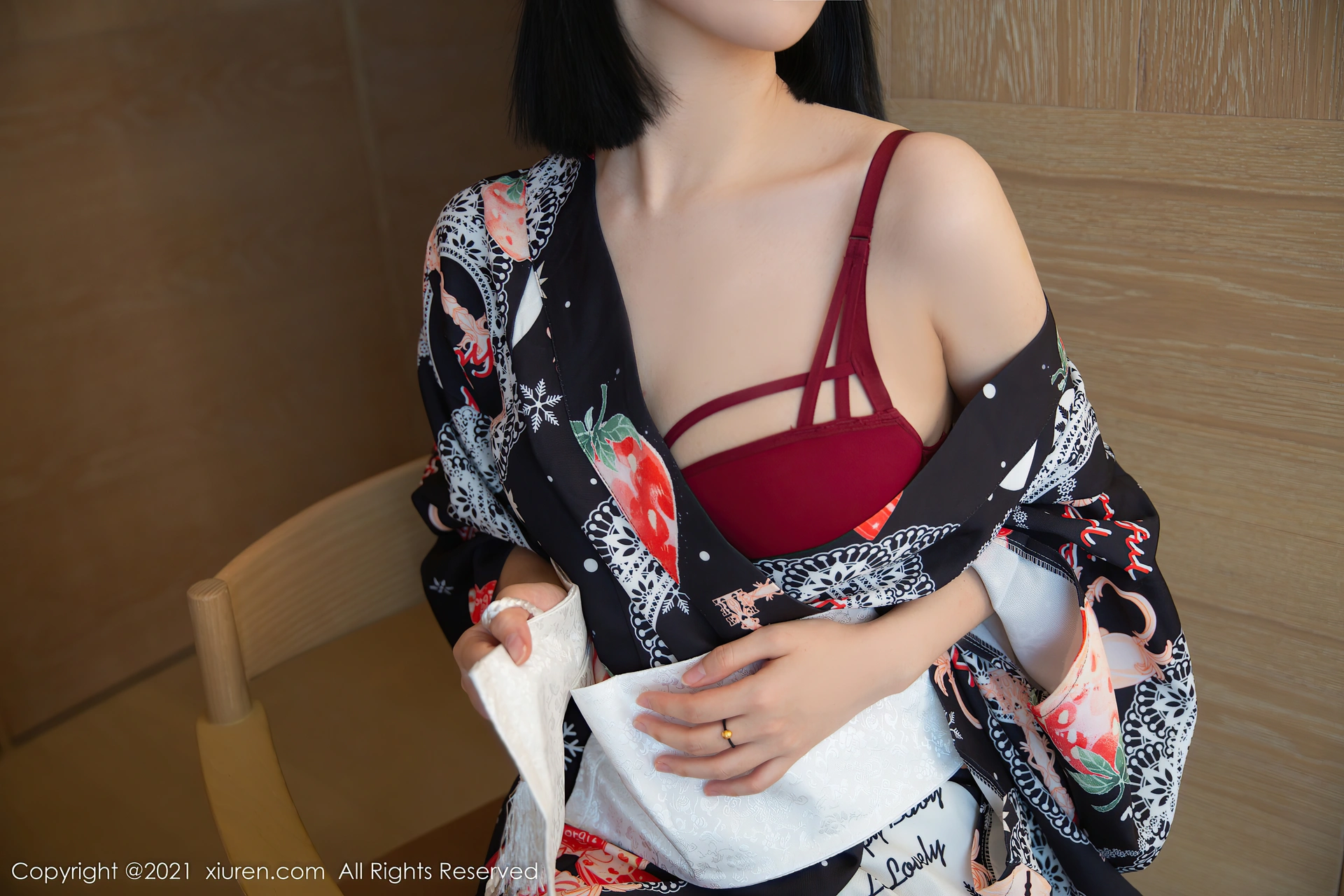 XiuRen秀人网 2021.12.08 No.4313 一颗甜蛋黄a 性感美腿[82+1P 918MB]