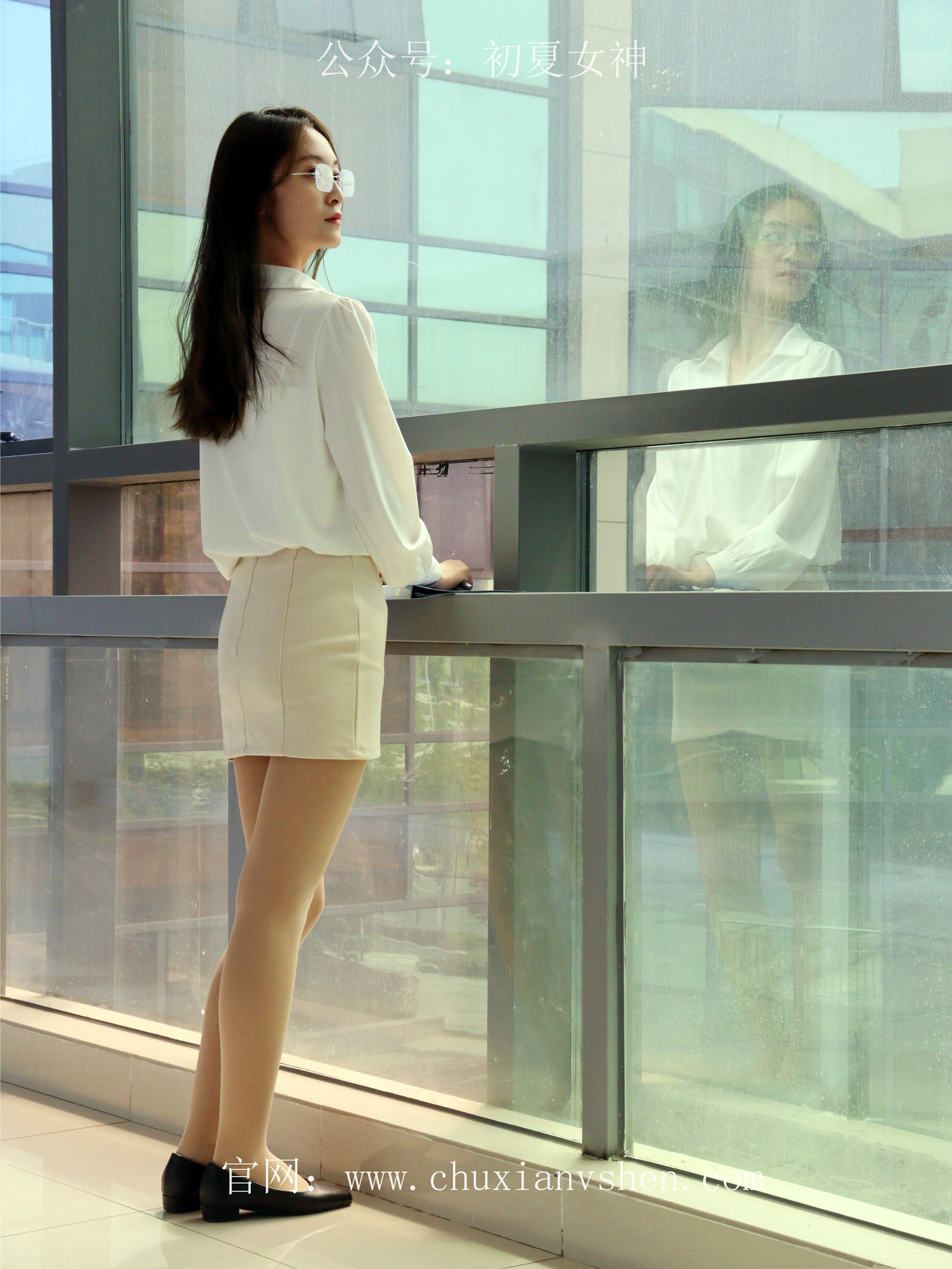 初夏女神 NO.071 依依 邻家女孩-实习篇[190P+1V／6.54GB]