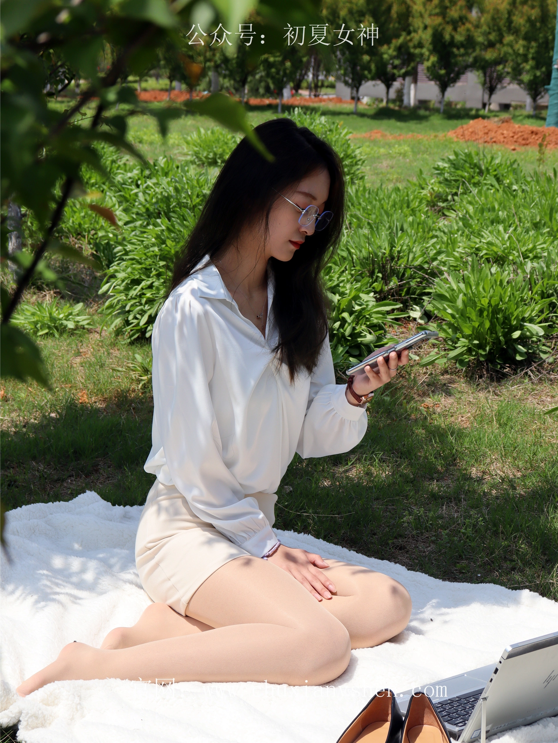 初夏女神 NO.071 依依 邻家女孩-实习篇[190P+1V／6.54GB]